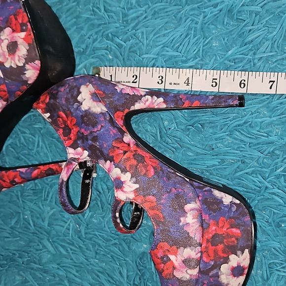 Qupid Floral Strappy Stilettos Size 8.5 - Picture 4 of 7